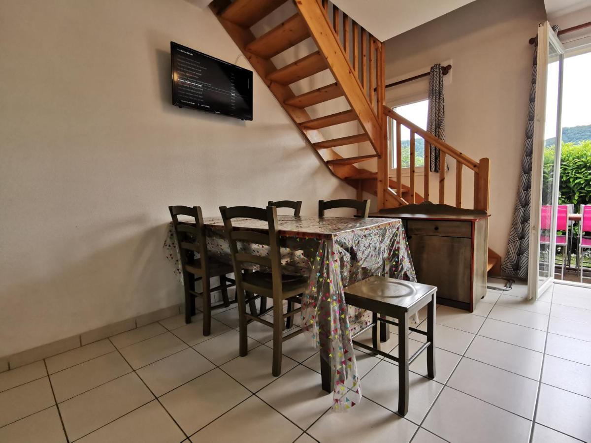 Au 11 T3 Duplex, Village Vacances, Piscines, Parking Saint-Geniez-dʼOlt Exterior foto